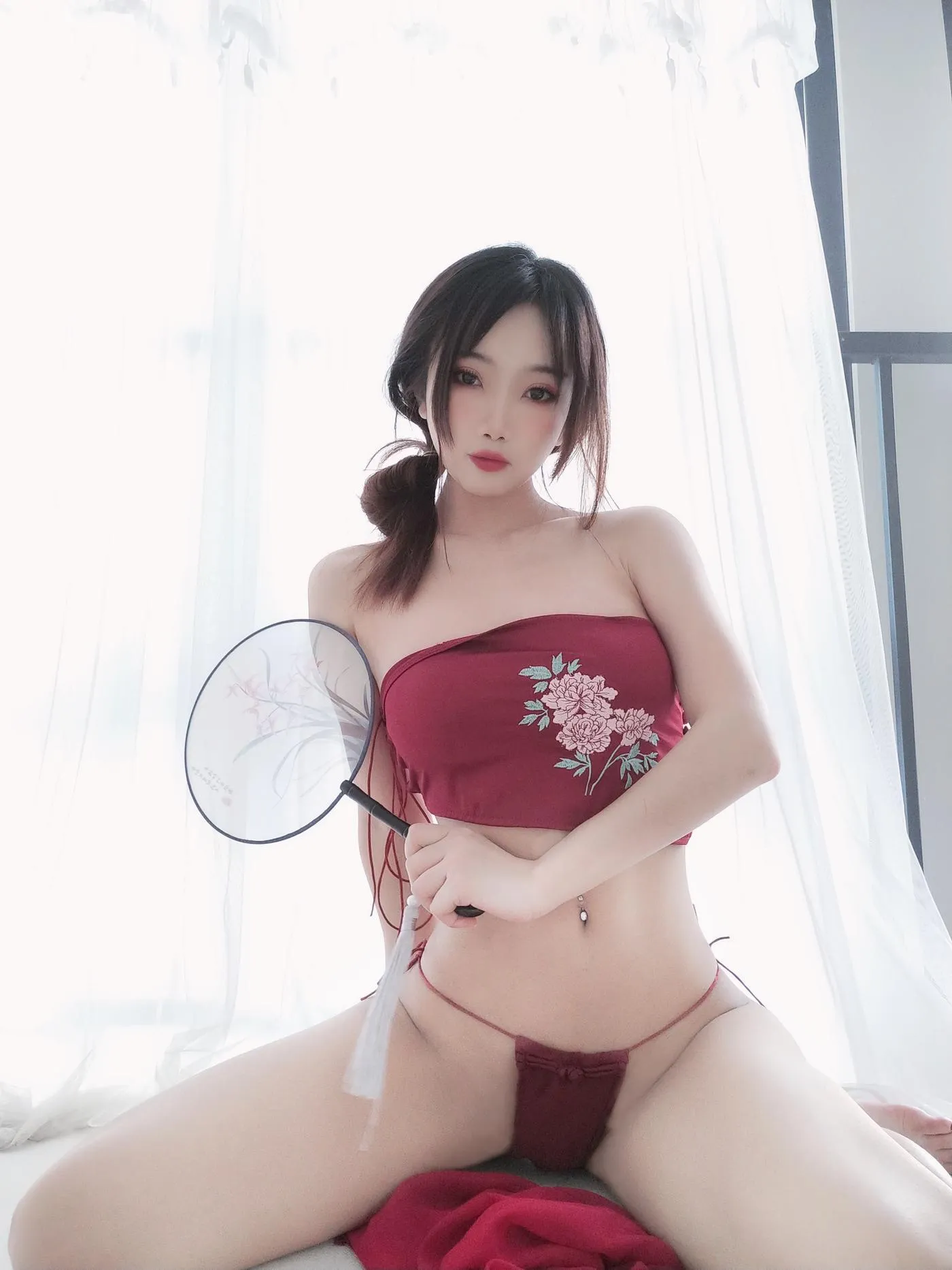 鬼畜瑶在不在w – NO.36 情趣红肚兜 [30P]插图4